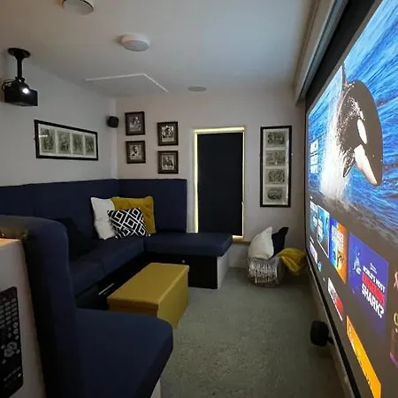 Holiday home Secluded Thatched Cottage, Near Beaches & Hill Walking Rashenny