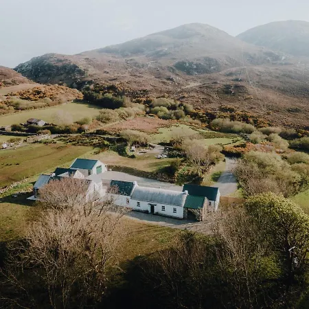 Holiday home Secluded Thatched Cottage, Near Beaches & Hill Walking *