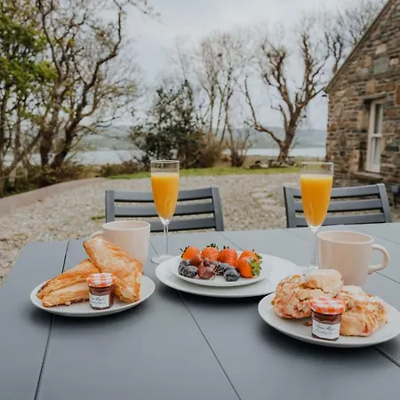 Secluded Thatched Cottage, Near Beaches & Hill Walking بيت للعطل *