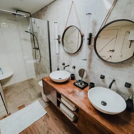 Secluded Thatched Cottage, Near Beaches & Hill Walking * Rashenny