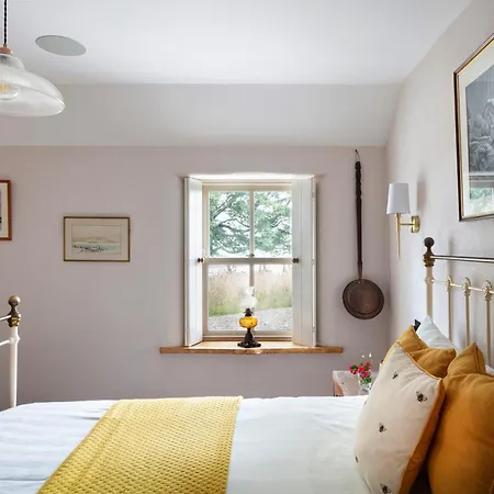 Holiday home Secluded Thatched Cottage, Near Beaches & Hill Walking Rashenny