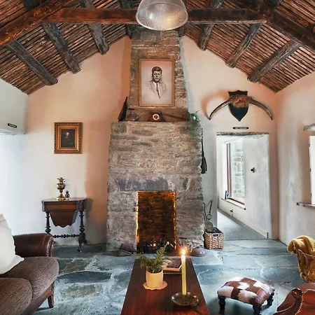 Secluded Thatched Cottage, Near Beaches & Hill Walking Rashenny