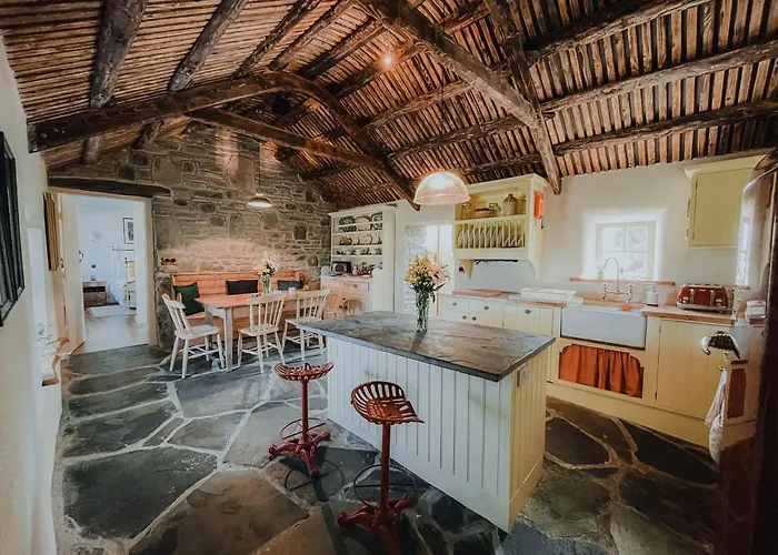 בית נופש Secluded Thatched Cottage, Near Beaches & Hill Walking