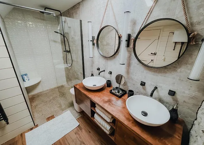 Secluded Thatched Cottage, Near Beaches & Hill Walking * Rashenny