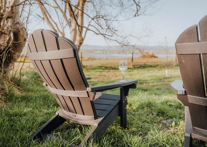 Secluded Thatched Cottage, Near Beaches & Hill Walking בית נופש Rashenny