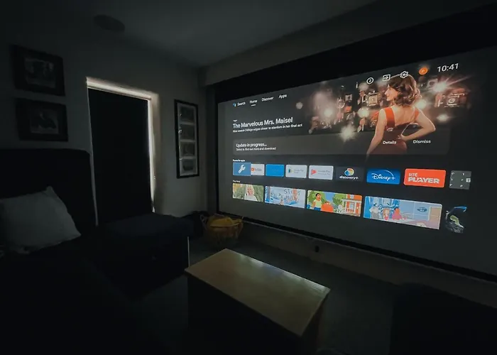 Secluded Thatched Cottage, Near Beaches & Hill Walking Rashenny